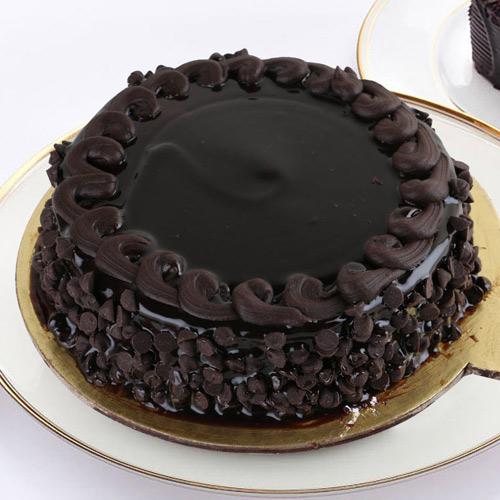 Sumptuous Dark Chocochips Cake to Kolkata | Free Shipping