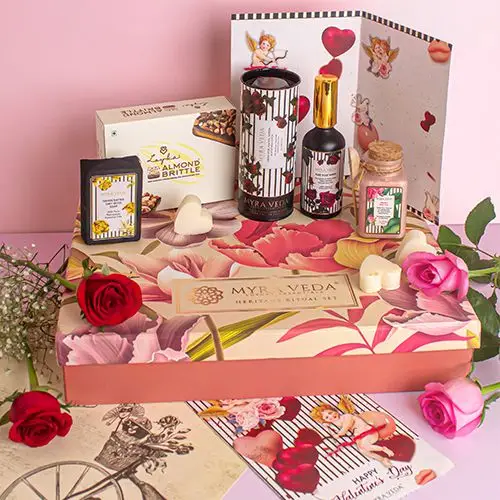 Luxurious Myra Veda Gift Hamper